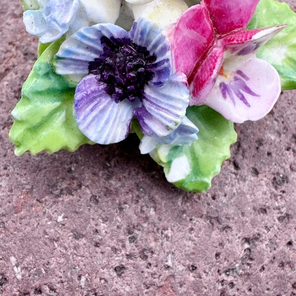 Vintage Crown‎ Staffordshire Porcelain Floral Brooch Pansy Rose Leaves England